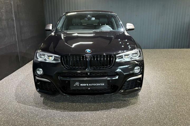Sort BMW X4 fra 2017
