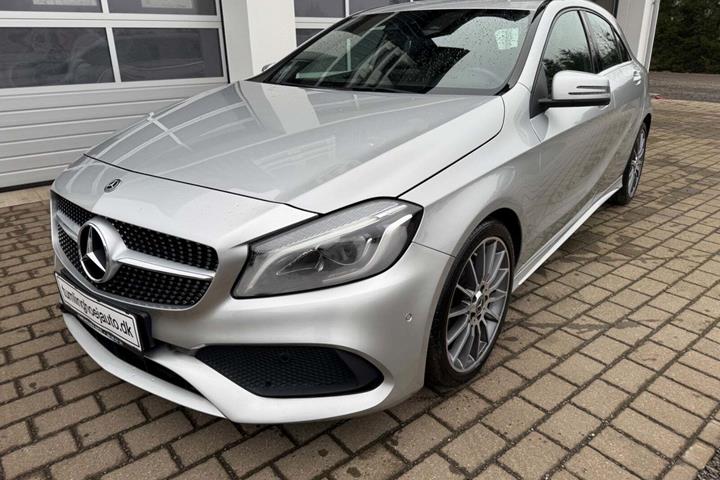 Sølv Mercedes A200 d fra 2018 set udefra