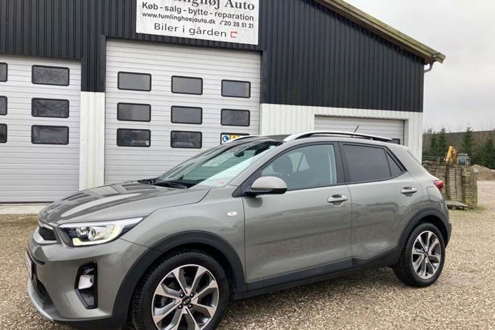 Grå Kia Stonic fra 2020