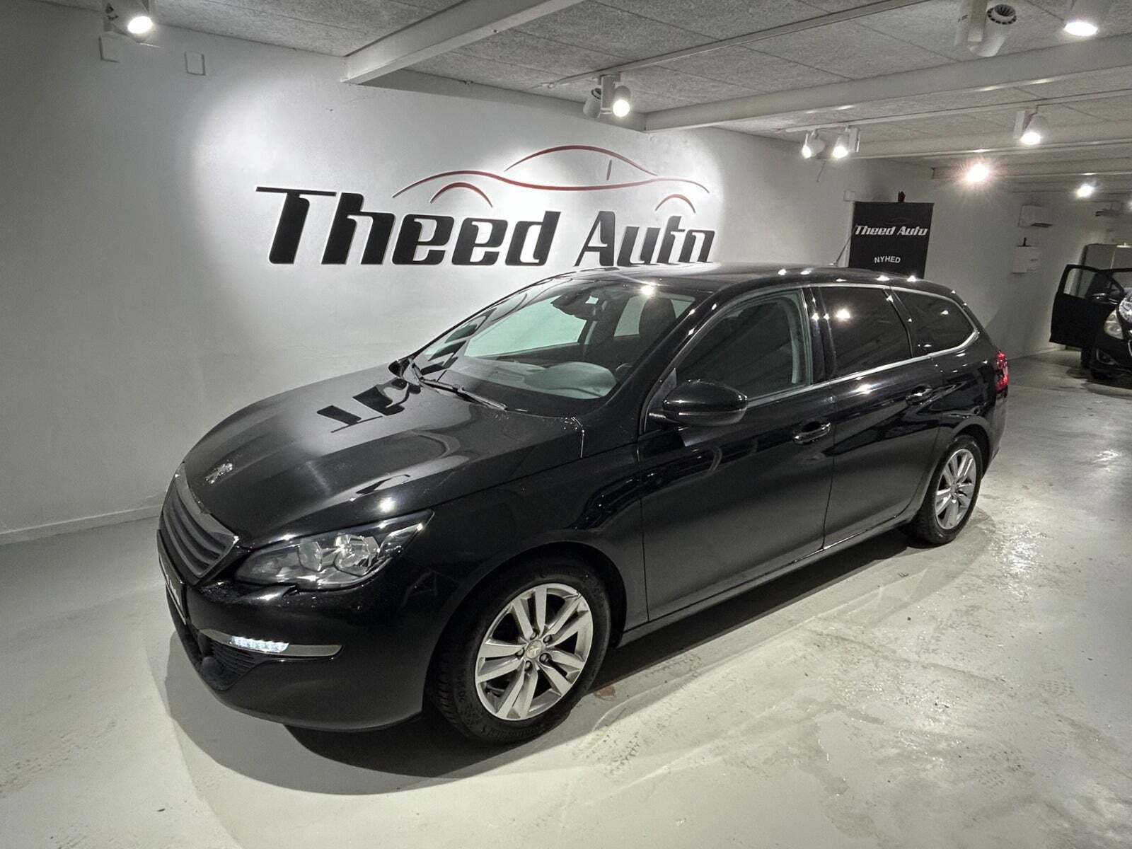 Sort Peugeot 308 fra 2017