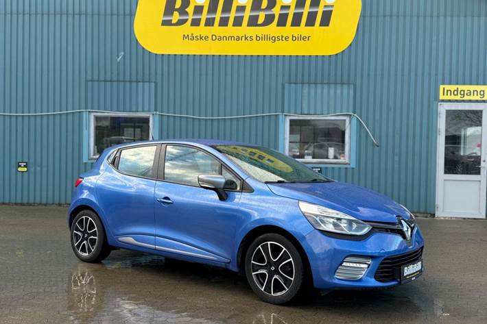 Blå Renault Clio IV fra 2015
