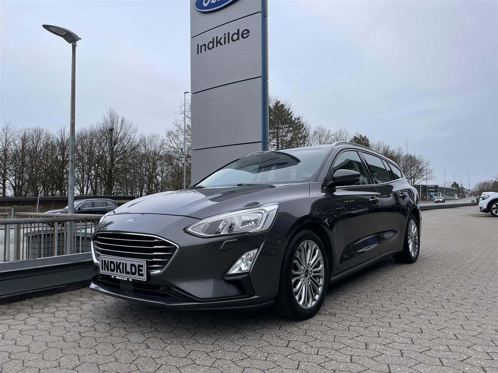 Grå Ford Focus fra 2019