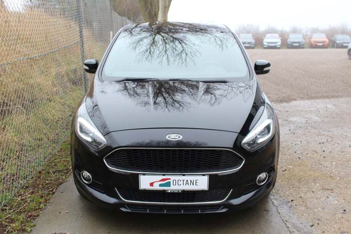 Sort Ford S-MAX fra 2018