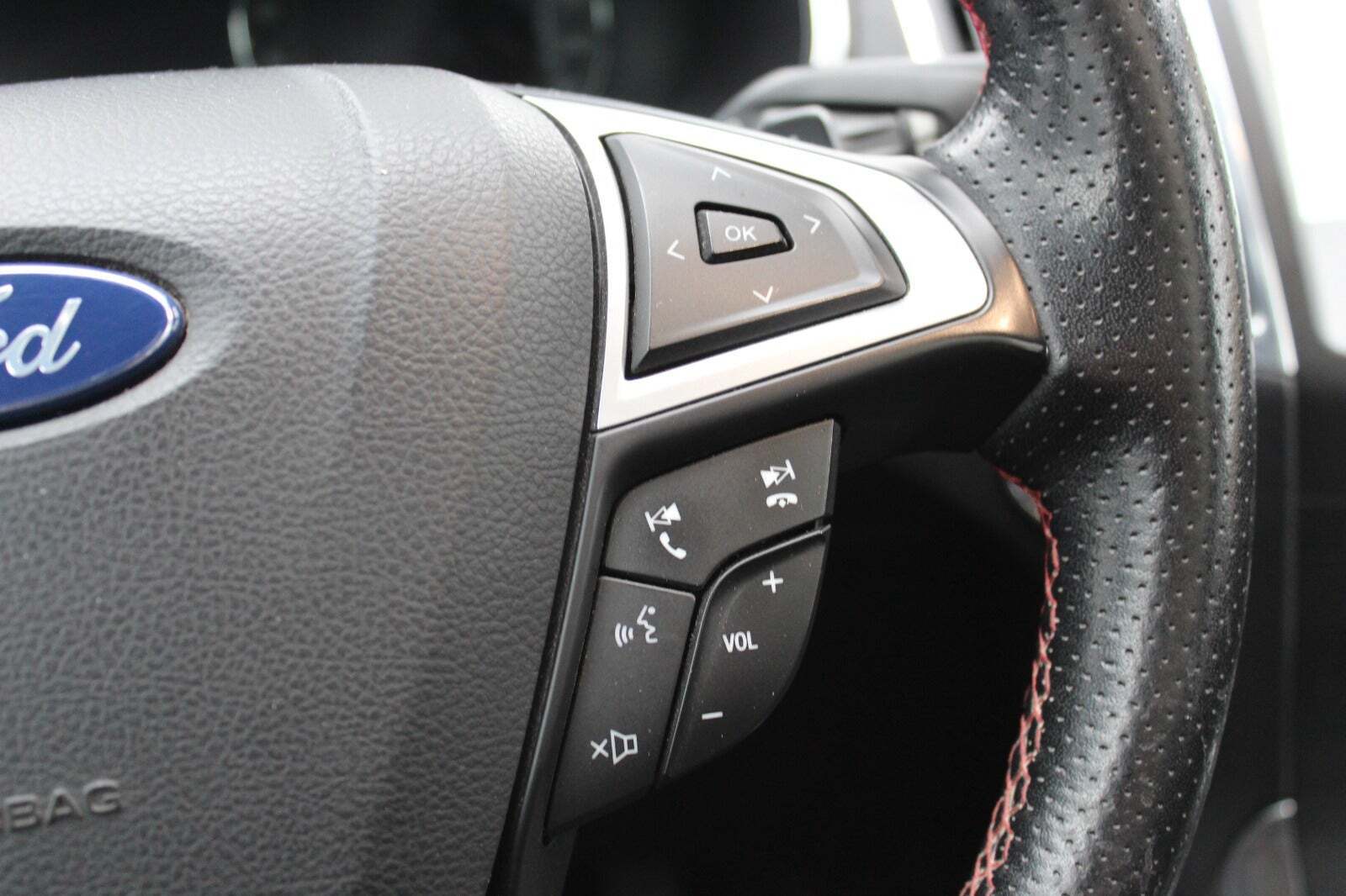 Sort Ford S-MAX fra 2018