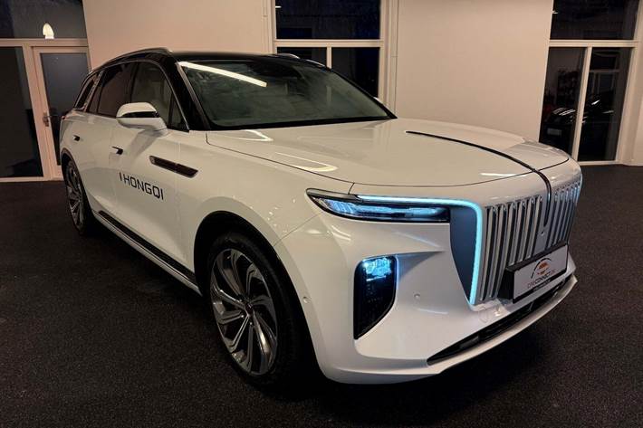Hvid Hongqi E-HS9 fra 2024 set udefra