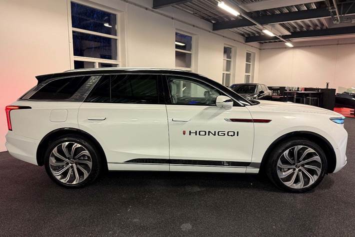 Hvid Hongqi E-HS9 fra 2024