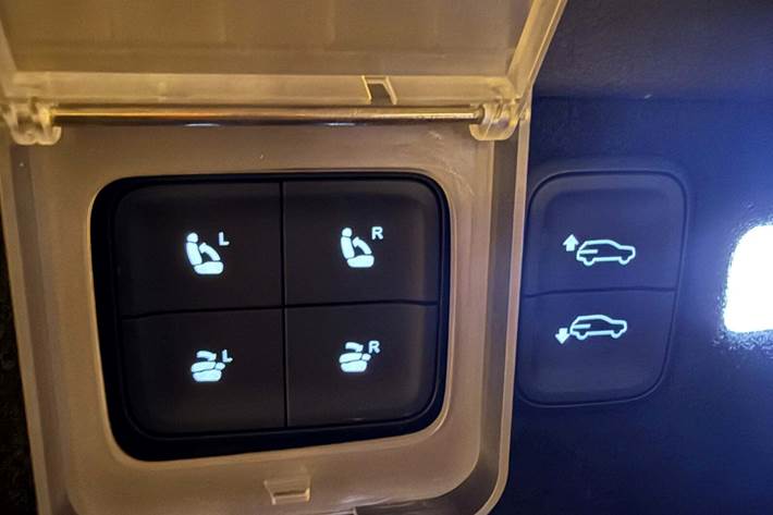 Hvid Hongqi E-HS9 fra 2024