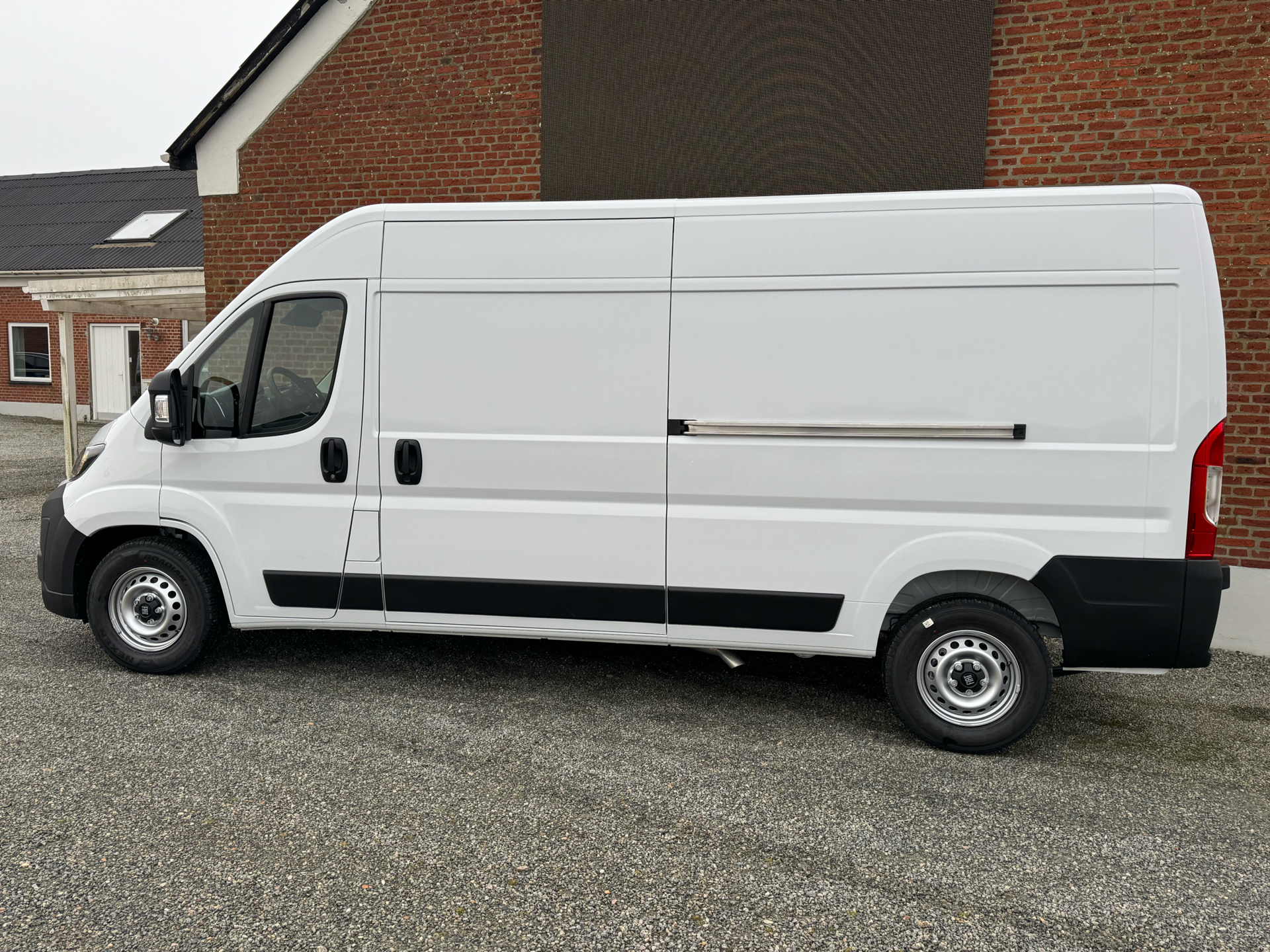Fiat Ducato 2,2 35M L3H2 Multijet Pro 140HK Van 8g Aut.