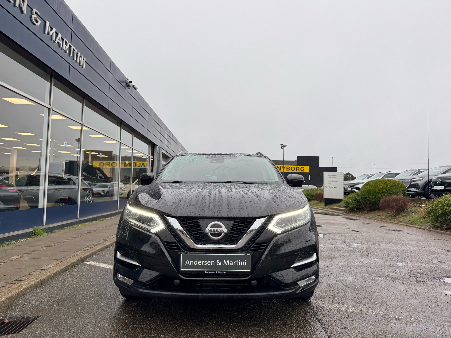 Sort Nissan Qashqai fra 2018
