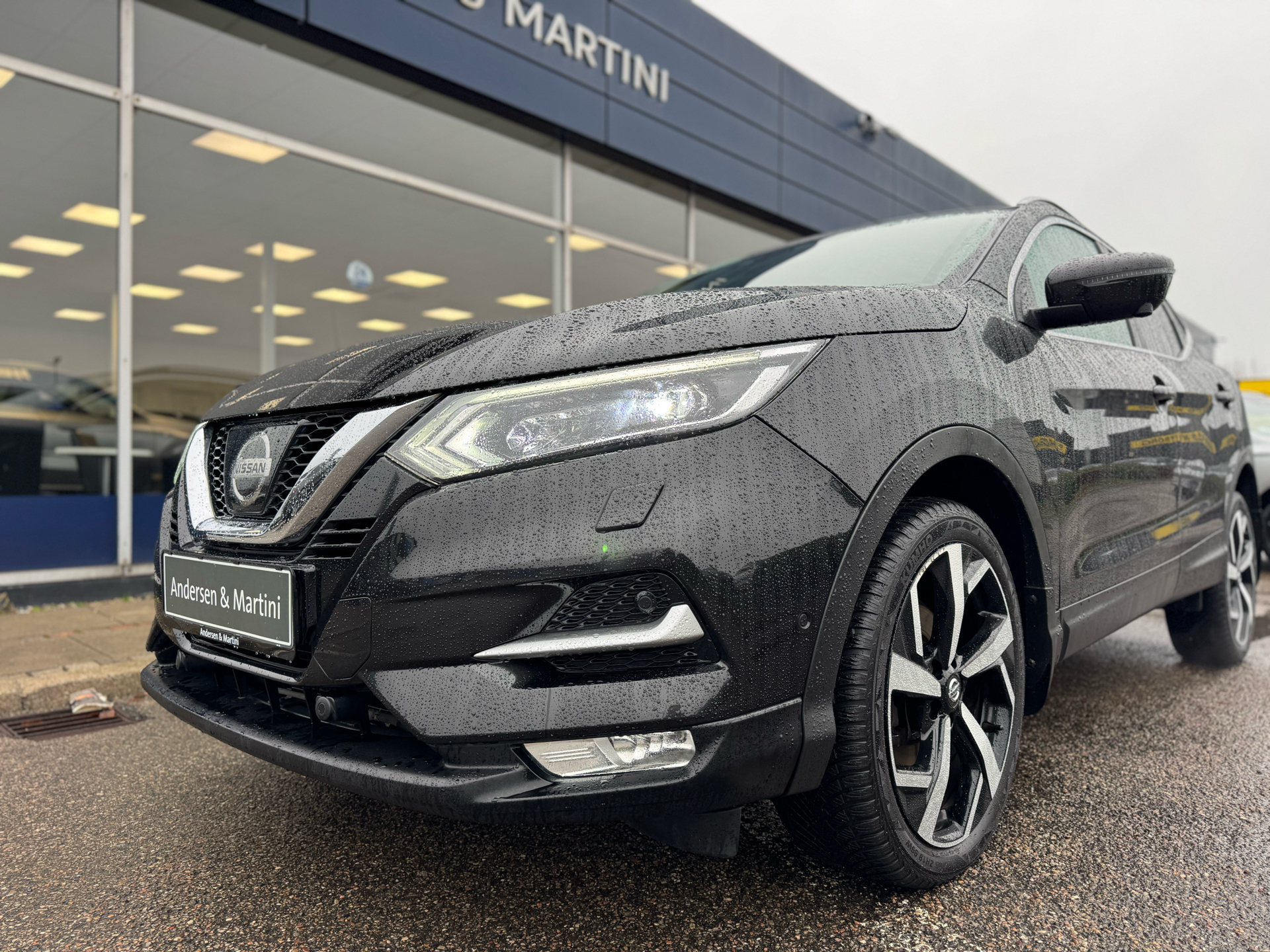Sort Nissan Qashqai fra 2018
