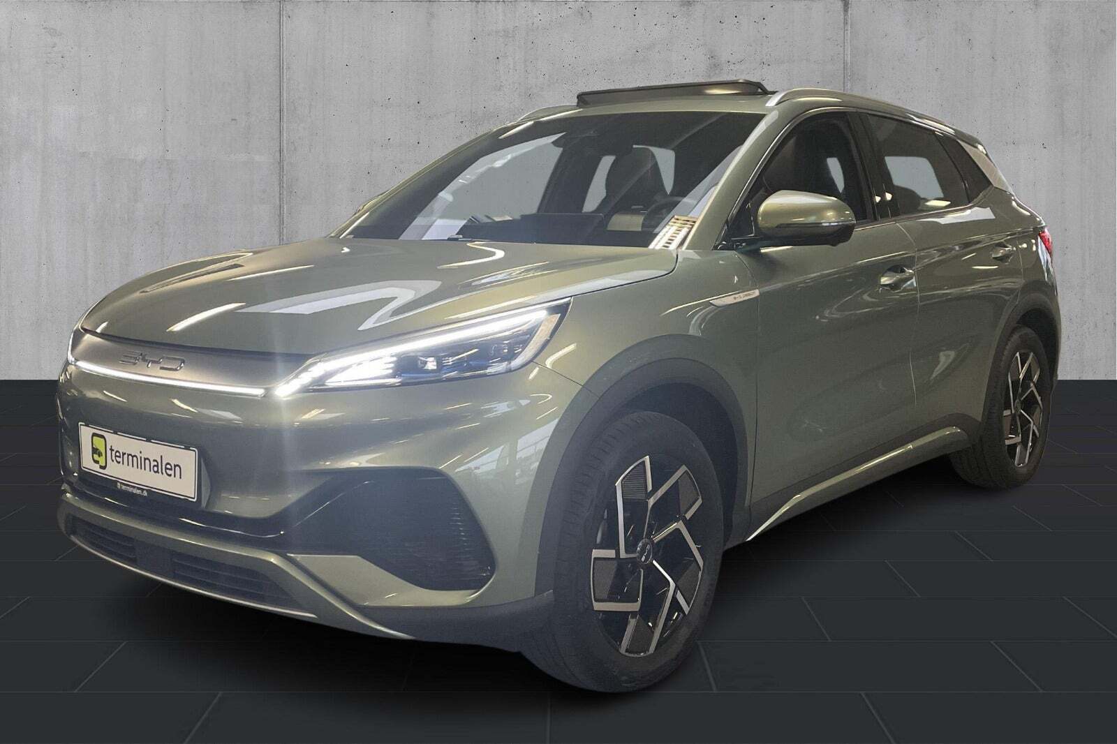 Grøn BYD Atto 3 fra 2023 set udefra