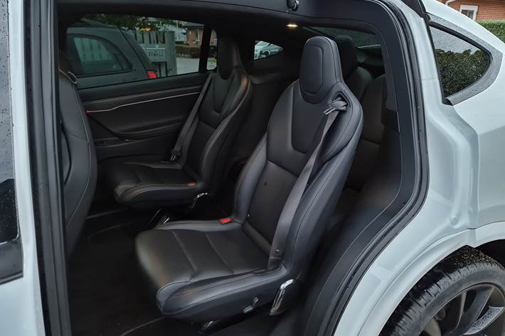 Hvid Tesla Model X fra 2019