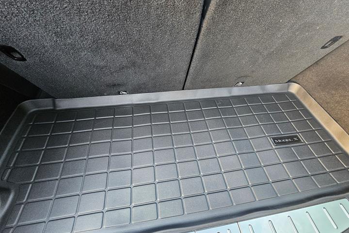 Hvid Tesla Model X fra 2019