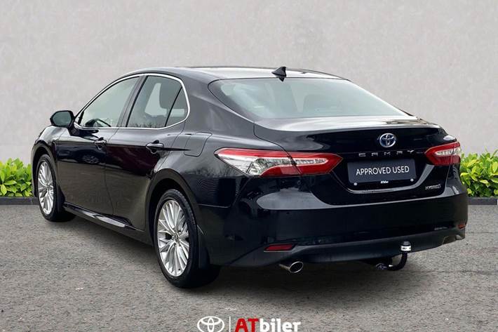 Sort Toyota Camry fra 2021