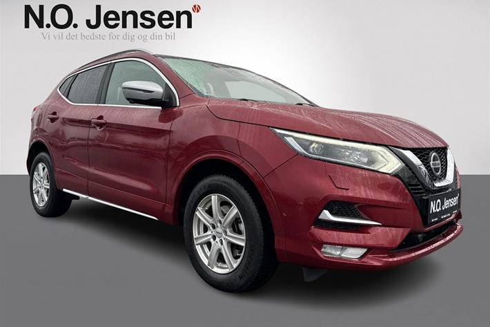Rød Nissan Qashqai fra 2019 set udefra