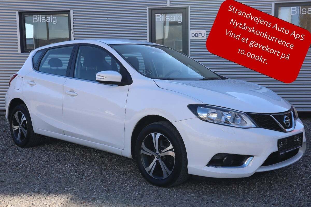 Hvid Nissan Pulsar fra 2018 set udefra