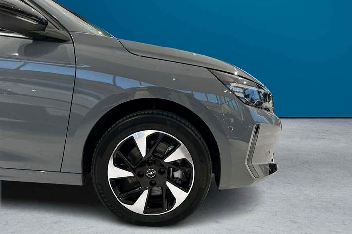 Grå Opel Corsa-e fra 2024