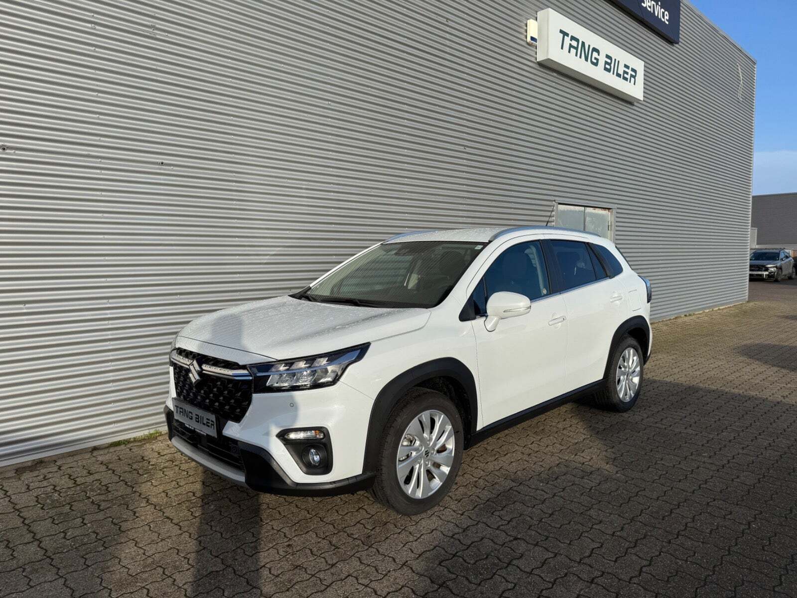 undefined Suzuki S-Cross fra 2022 set udefra