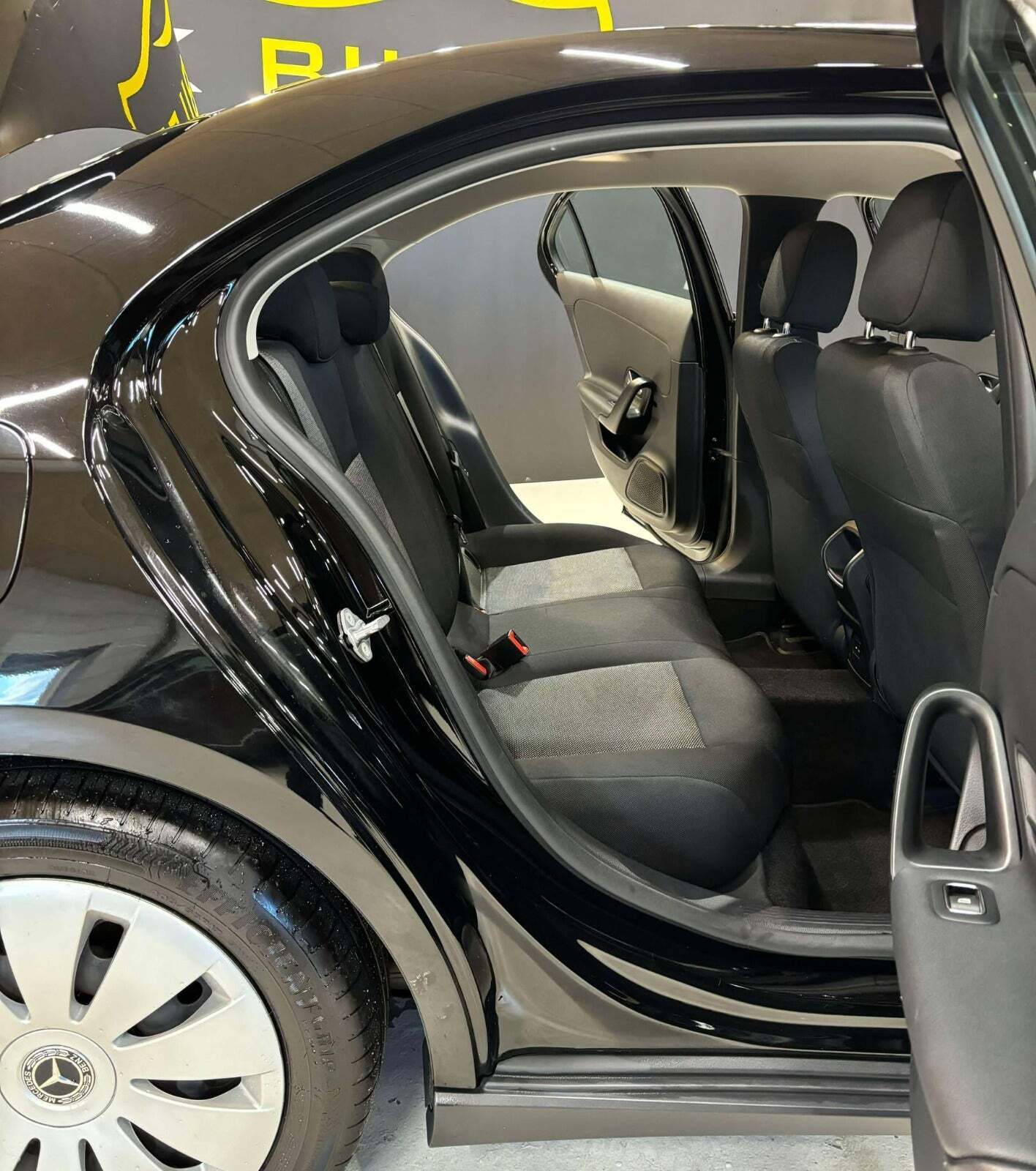 undefined Mercedes A250 e fra 2020 set indefra