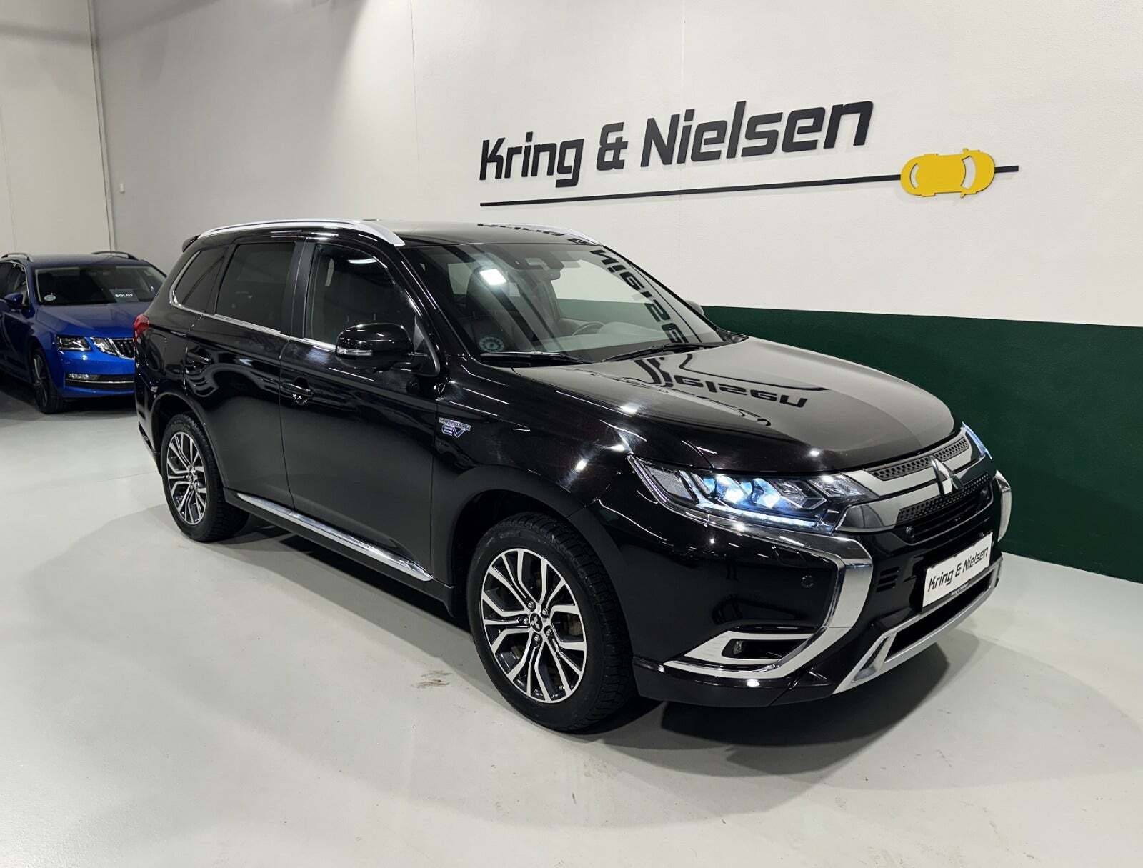 Sort Mitsubishi Outlander fra 2020