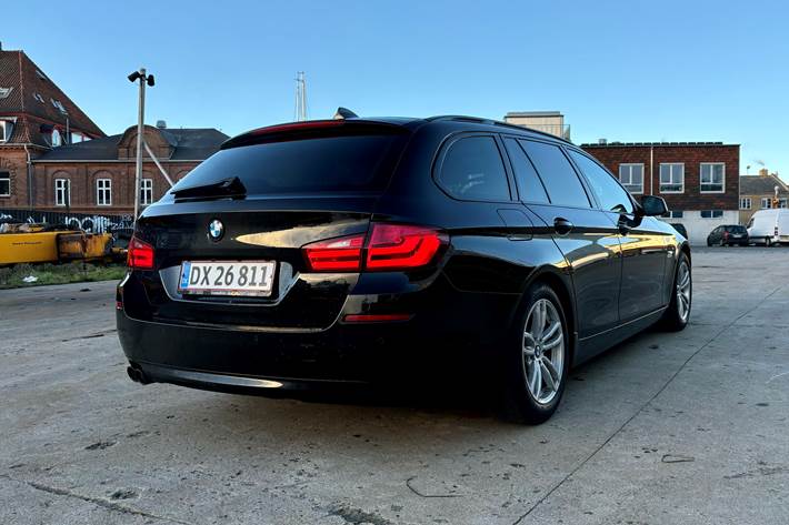Sort BMW 520d fra 2011