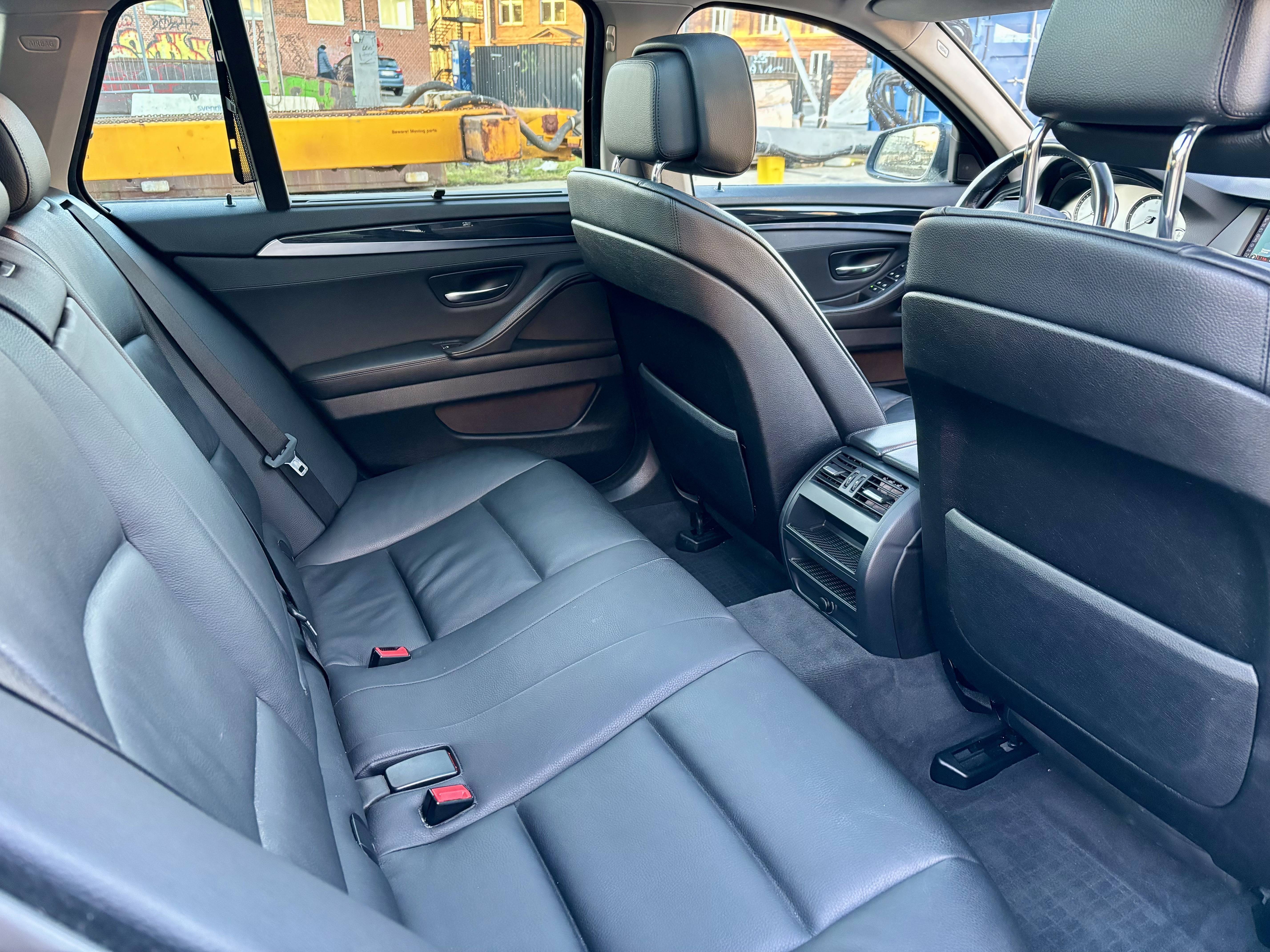 Sort BMW 520d fra 2011