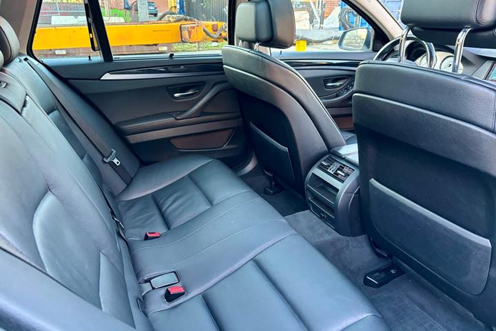 Sort BMW 520d fra 2011