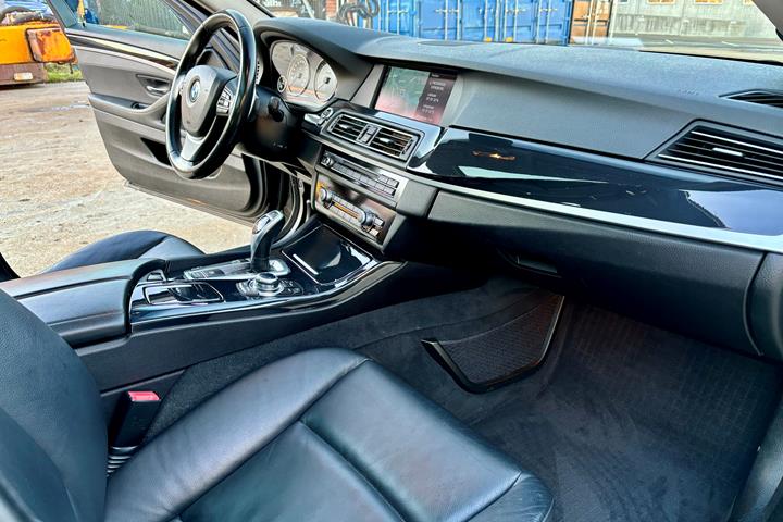 Sort BMW 520d fra 2011