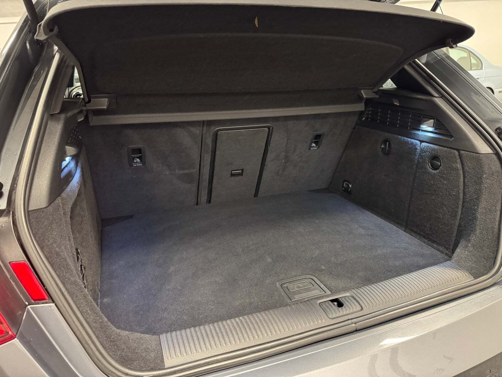 Grå Audi S3 fra 2014