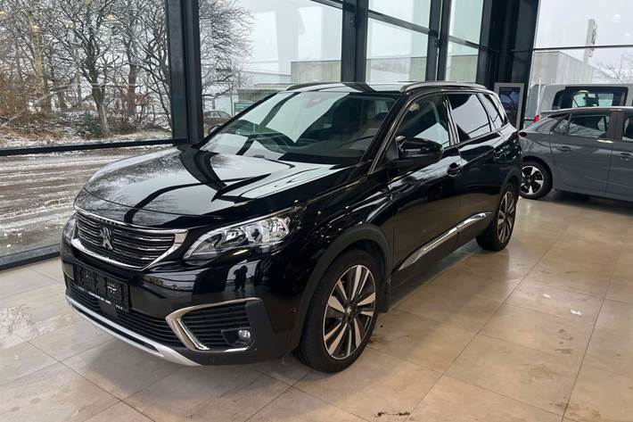 Sort Peugeot 5008 fra 2019 set udefra