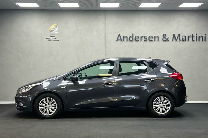 Grå Kia Ceed fra 2013