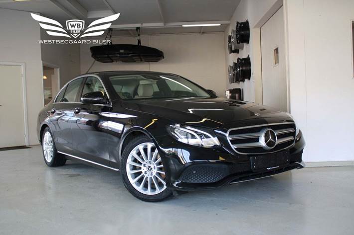 Sort Mercedes E200 fra 2018 set udefra