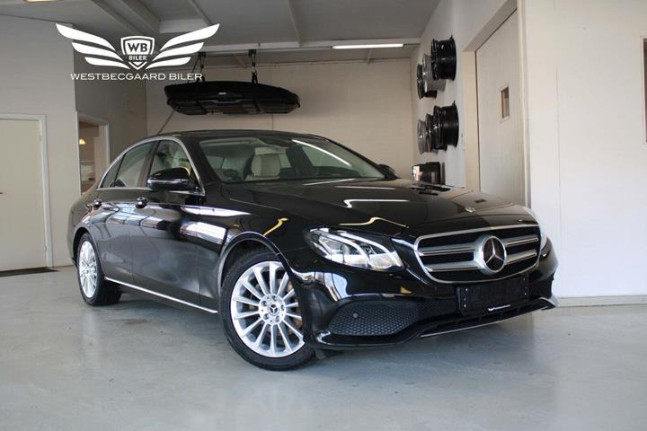 Sort Mercedes E200 fra 2018 set udefra