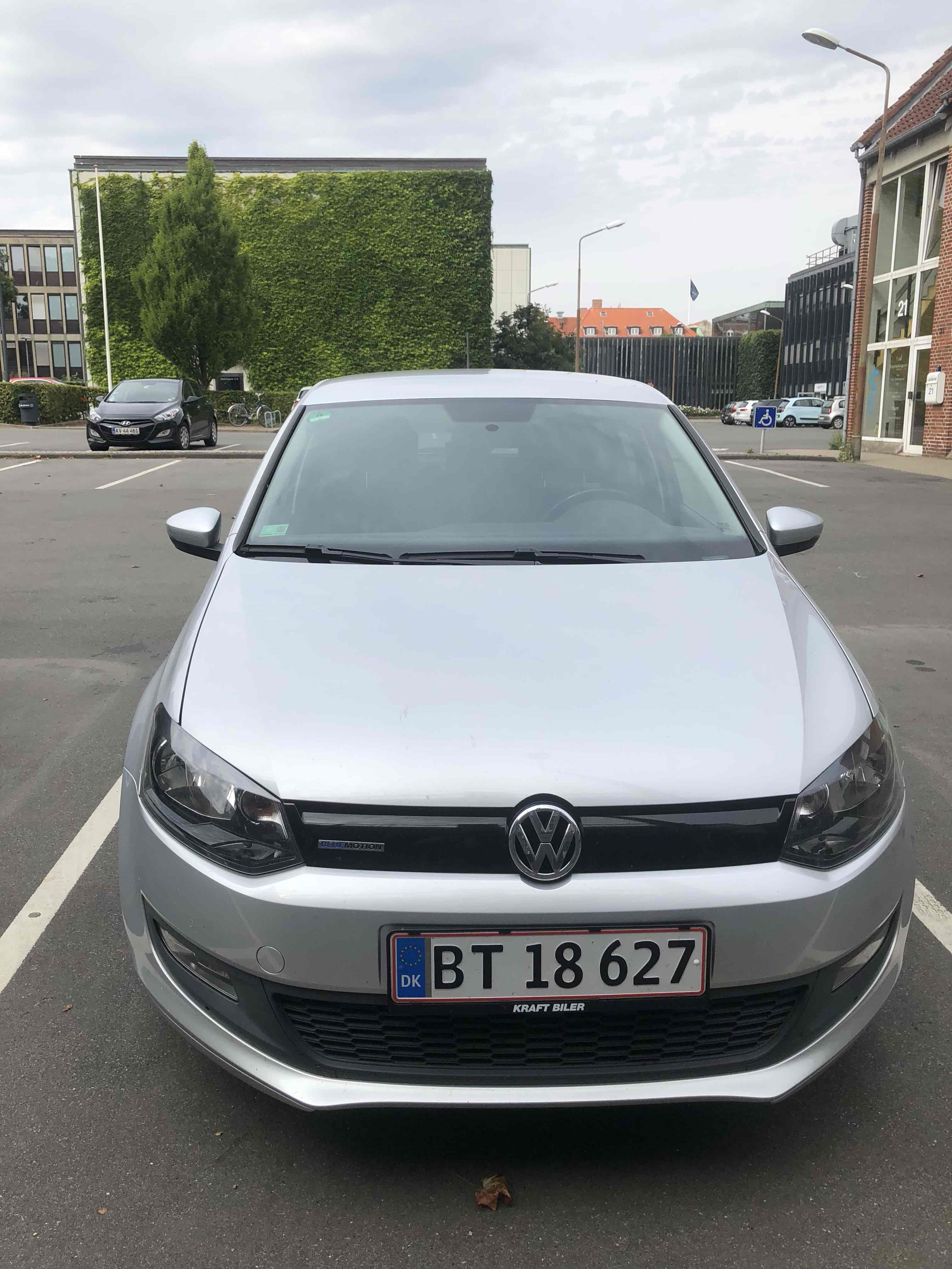 Grå VW Polo fra 2011