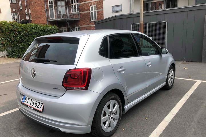 Grå VW Polo fra 2011