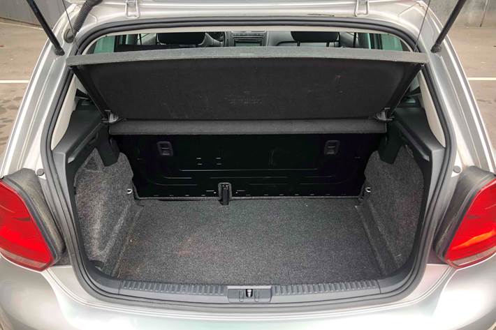 Grå VW Polo fra 2011