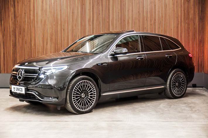 Blå Mercedes EQC400 fra 2021