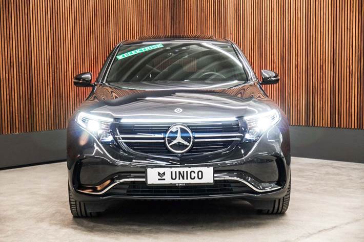 Blå Mercedes EQC400 fra 2021