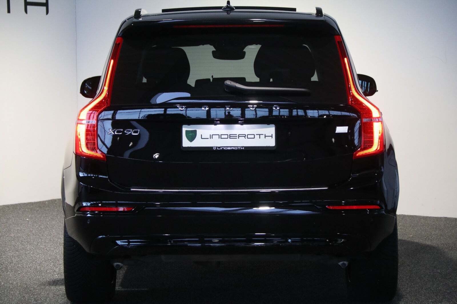 Sort Volvo XC90 fra 2022