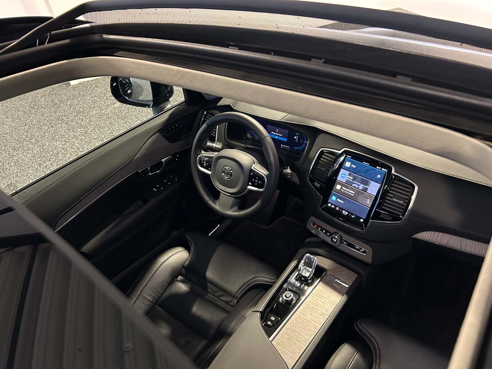 Sort Volvo XC90 fra 2022