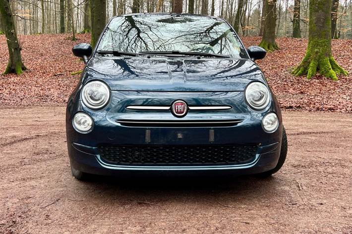 Blå Fiat 500 fra 2017