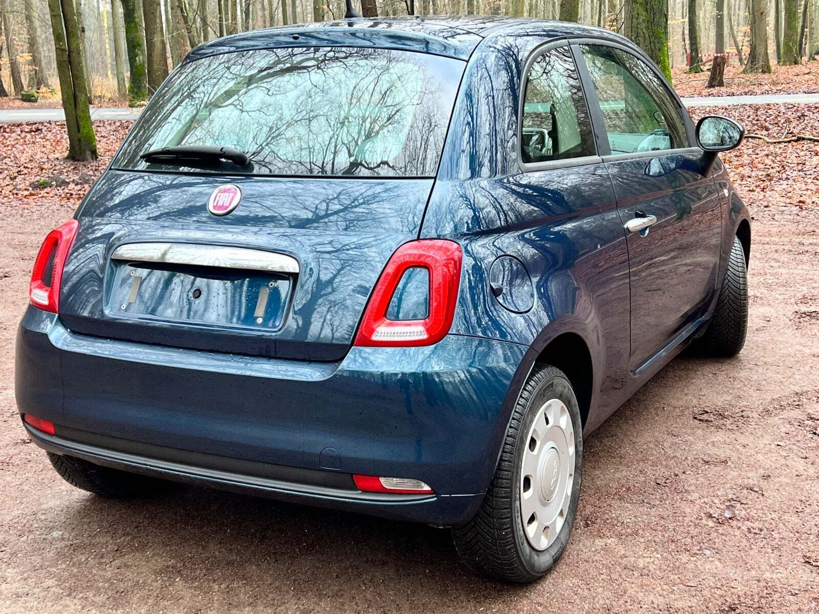 Blå Fiat 500 fra 2017