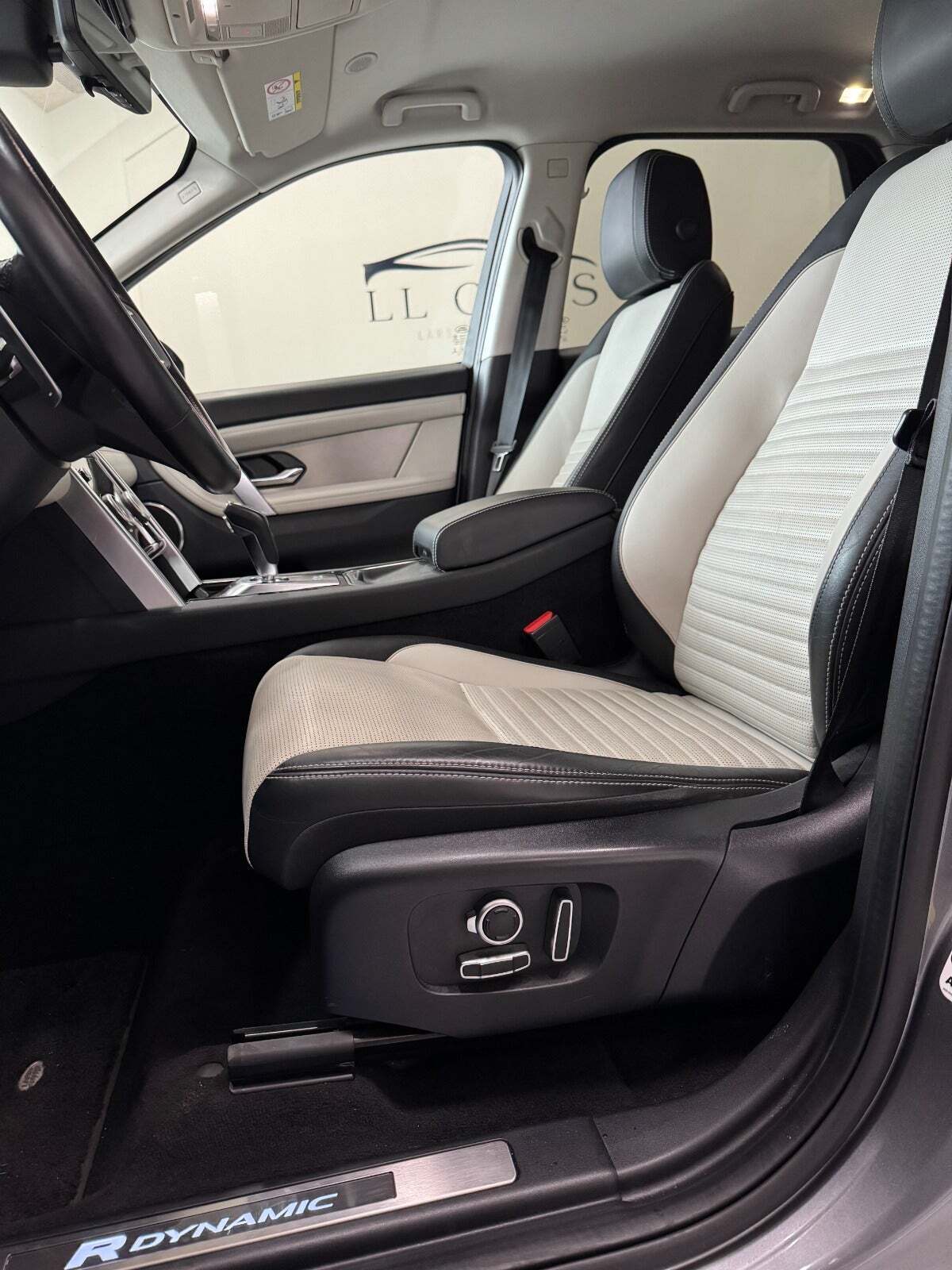 undefined Land Rover Discovery Sport fra 2021 set indefra