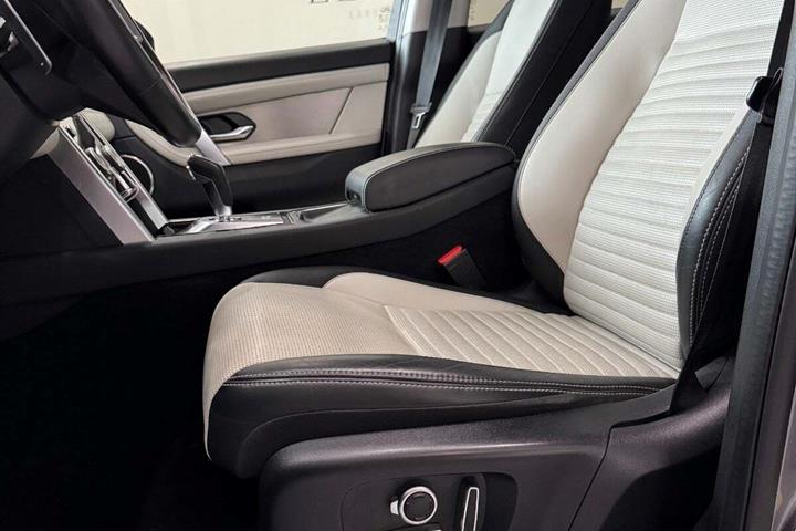 undefined Land Rover Discovery Sport fra 2021 set indefra