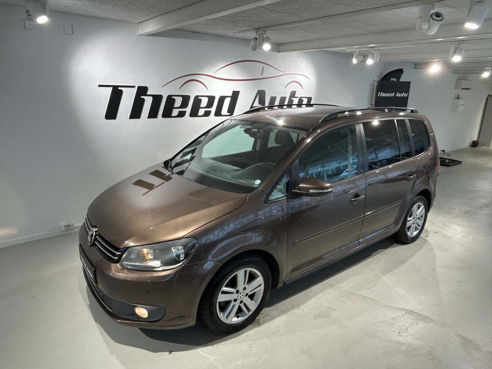 Brun VW Touran fra 2010