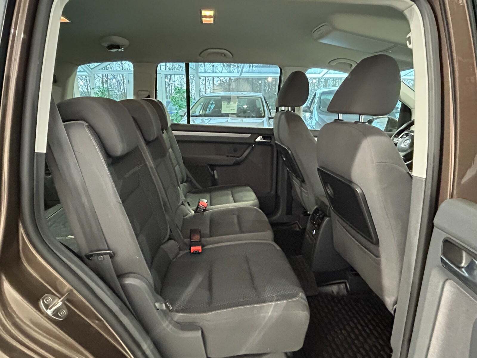 Brun VW Touran fra 2010