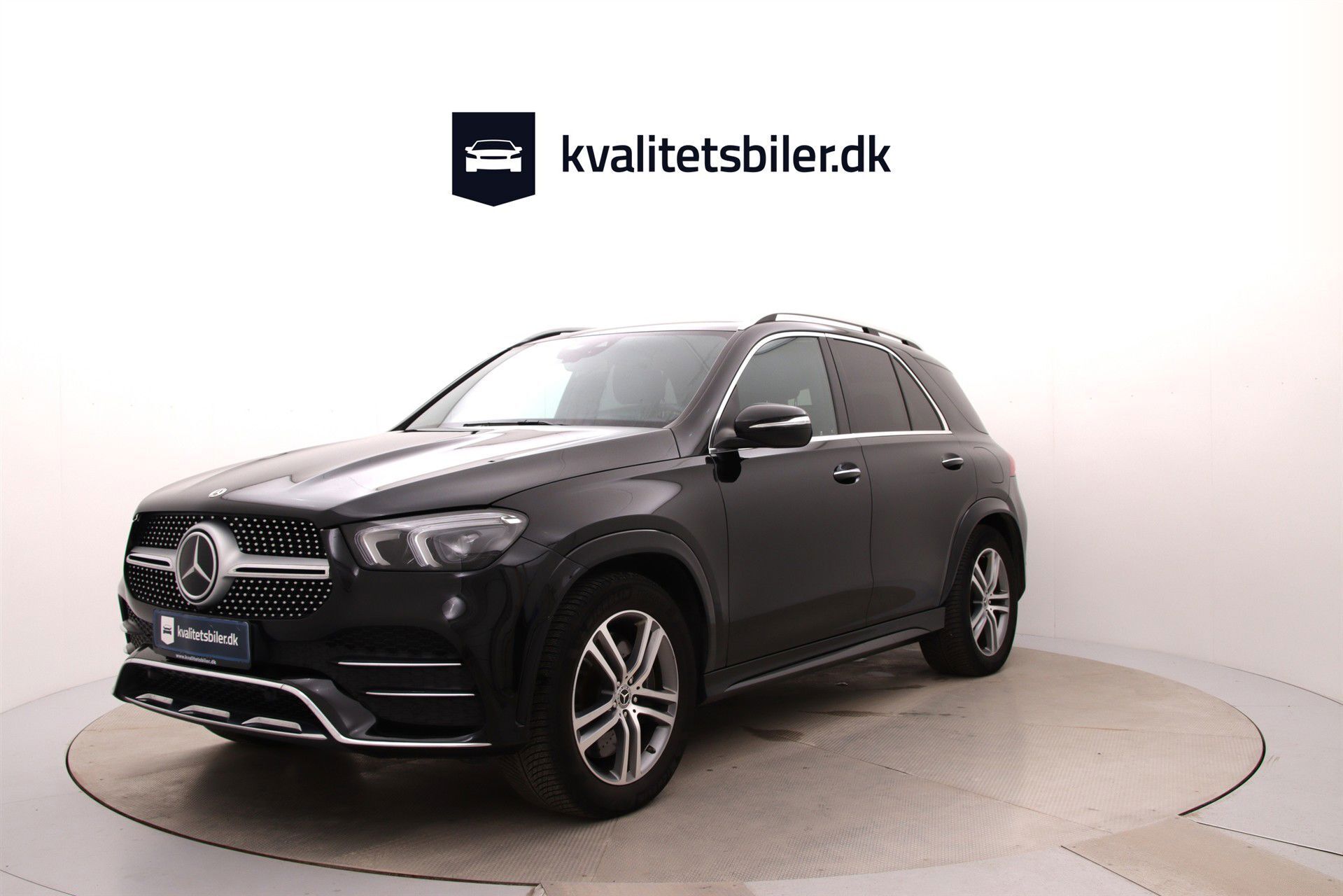 Sort Mercedes GLE350 de fra 2021 set udefra