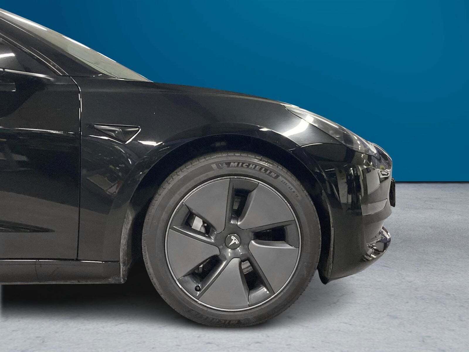 Sort Tesla Model 3 fra 2023