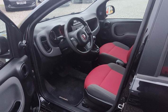 Sort Fiat Panda fra 2012
