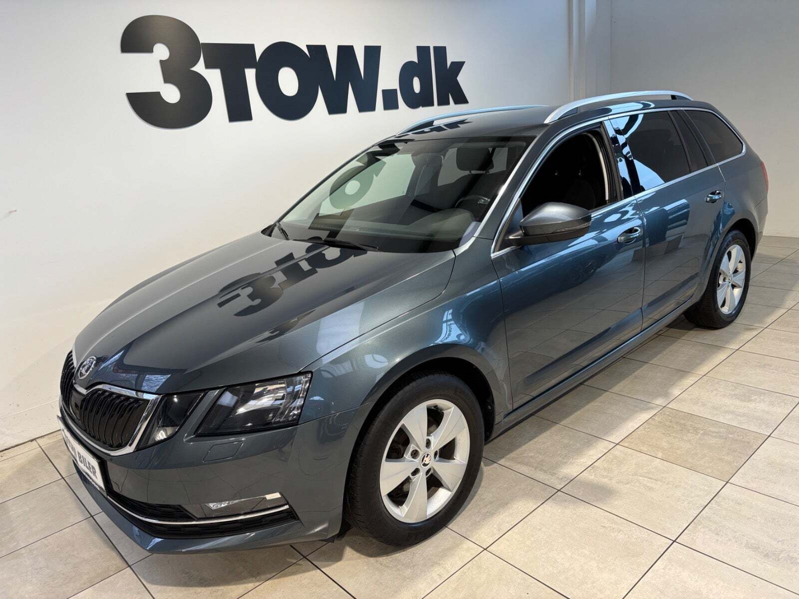 Grå Skoda Octavia fra 2018 set udefra